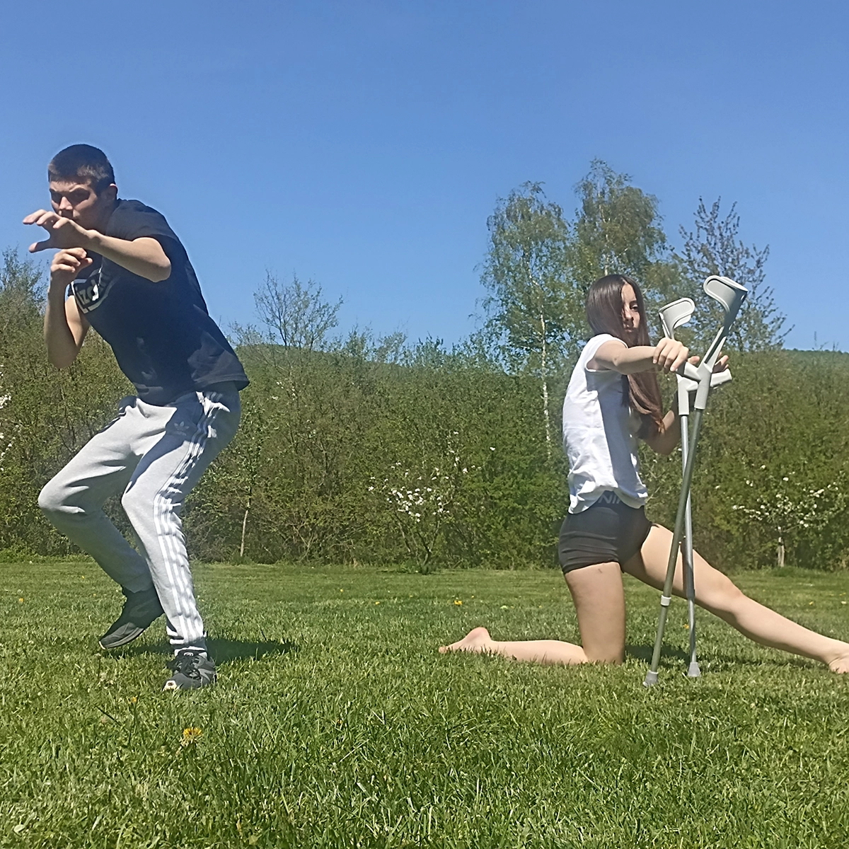 Two participants moving on a meadow